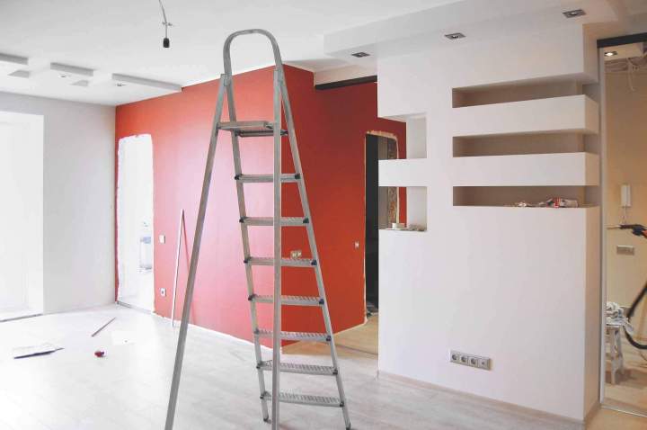 Peinture intérieure et décoration murale.